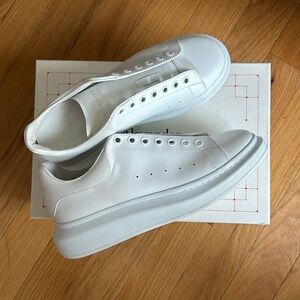 Alexander McQueen EU 44.5 Larry White